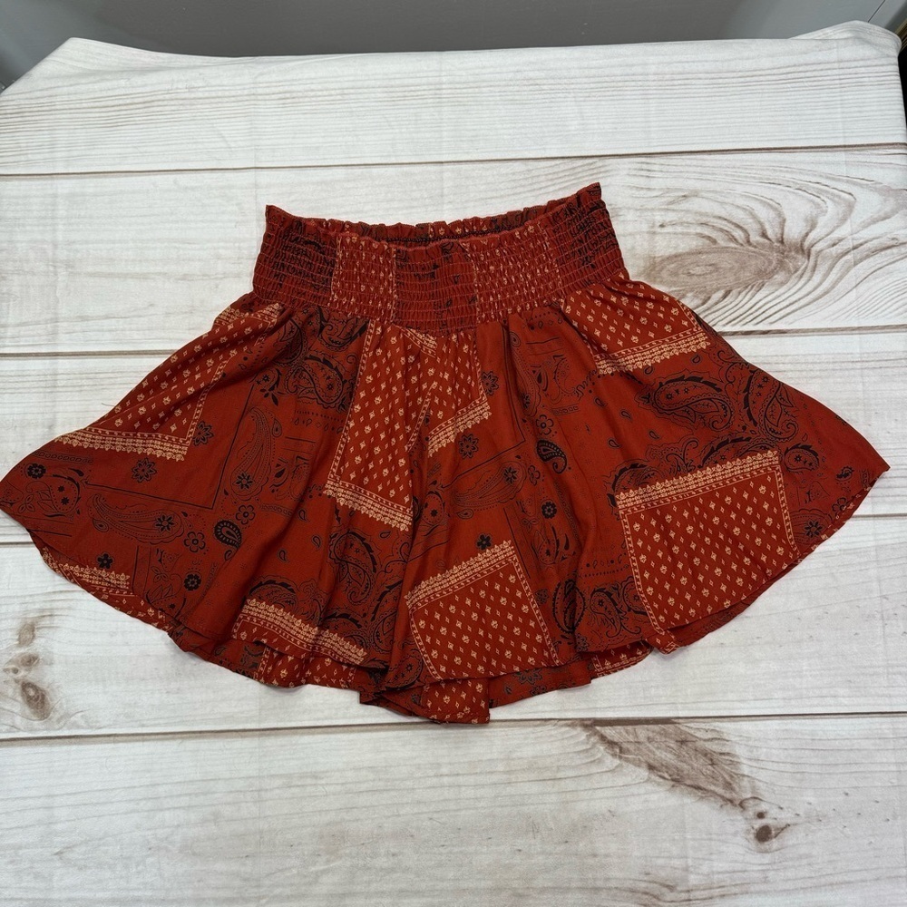 BUCKETLIST Shorts Rust Red Paisley Floral Patchwork Print Flowy Pleated Pockets - Picture 4 of 13